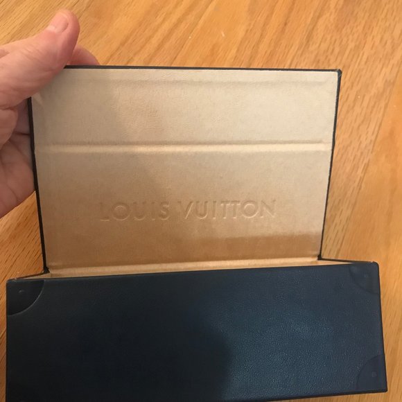 Louis Vuitton Black and Gold Sunglasses - Picture 12 of 13